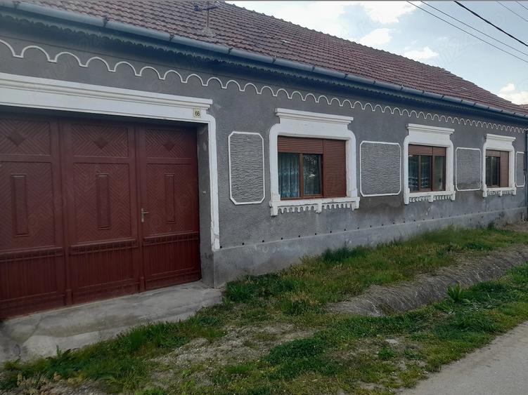 Casă cu 4 camere cu Teren 1600 Mp în Zăgujeni