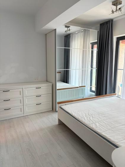 Apartament cu 4 camere decomandat în Politehnica