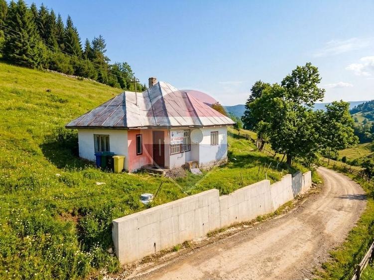 Casă cu 1 camere cu Teren 3808 Mp în Fundata
