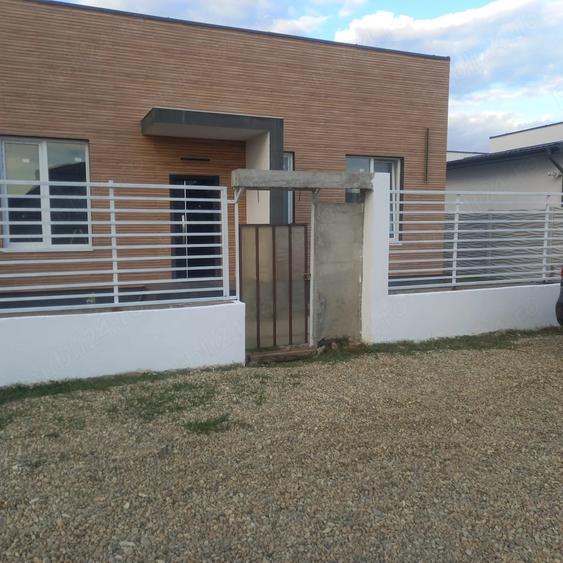 Casă cu 3 camere cu Teren 417 Mp în Berceni