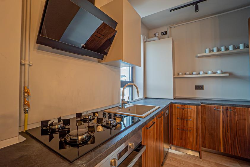 Apartament cu 3 camere, mobilat în Universitate
