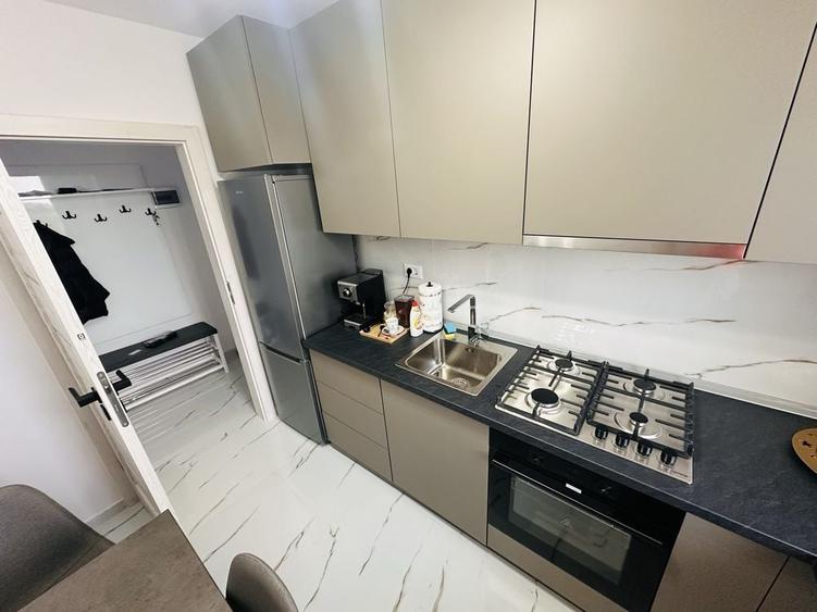 Apartament cu 3 camere decomandat în Giroc
