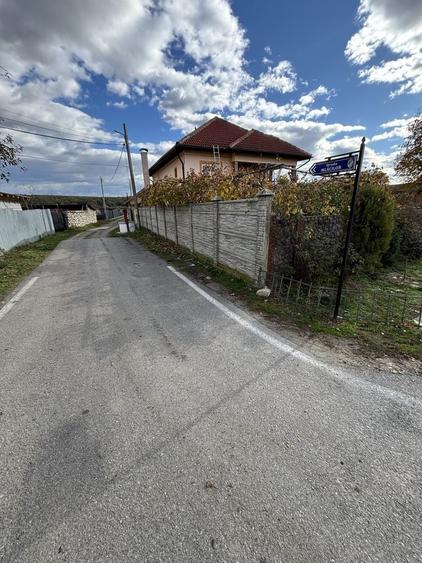 Teren de 800 mp, în Runcu