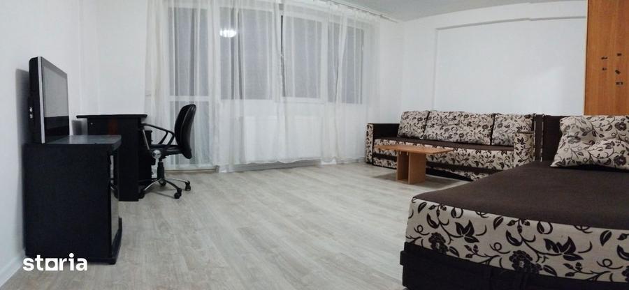 Garsonieră decomandată în Central