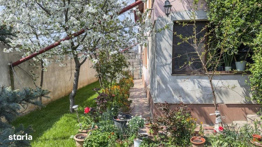 Casă cu 4 camere cu Teren 400 Mp în Central
