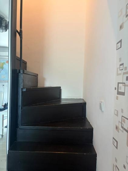 Apartament cu 3 camere semidecomandat în Ozana