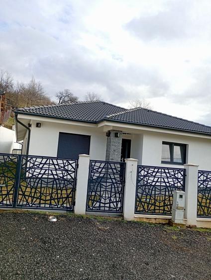 Casă individuală cu 4 camere cu Canalizare în Săldăbagiu de Munte