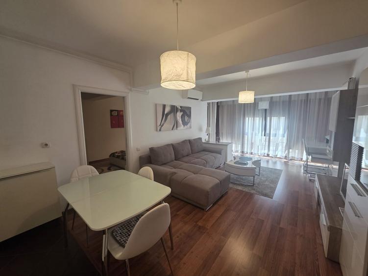 Apartament cu 2 camere decomandat, mobilat în Ultracentral