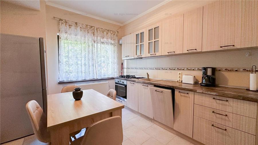 Apartament cu 2 camere decomandat, mobilat în Central