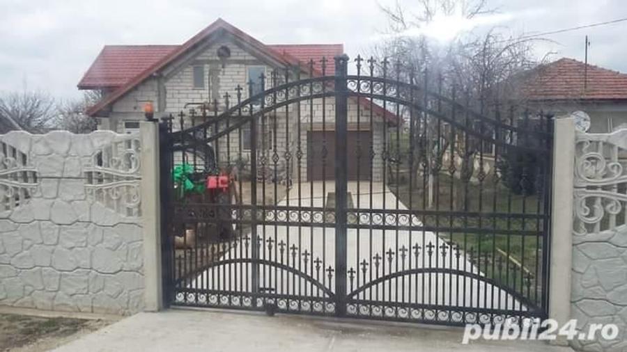 Casă cu 5 camere cu Teren 2600 Mp în Conțești