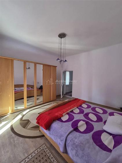 Casă cu Teren 1500 Mp în Variaș
