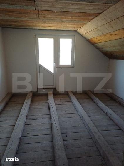 Casă cu 4 camere cu Teren 2200 Mp în Siminicea