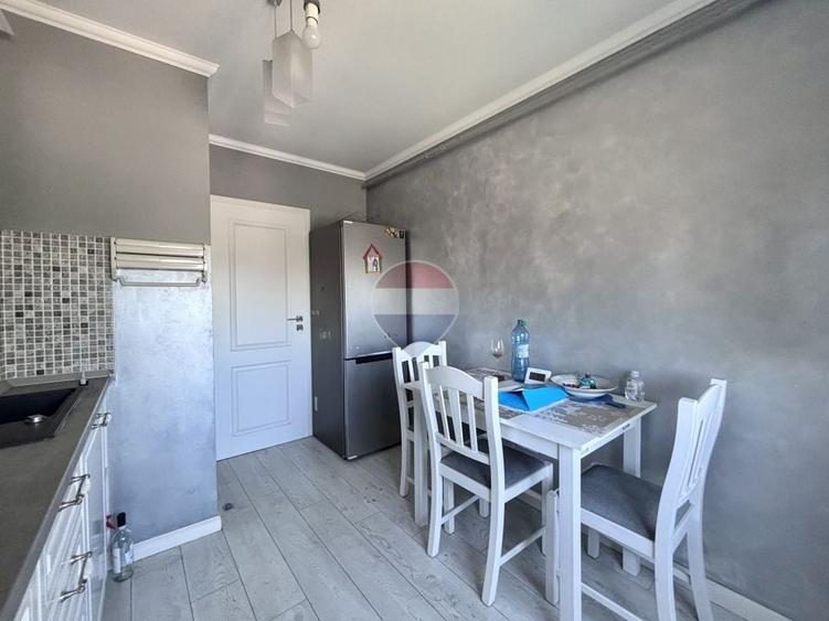 Apartament cu 3 camere decomandat, mobilat în Dacia