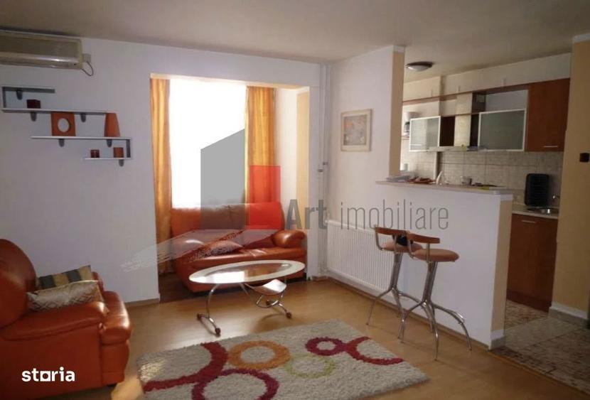 Apartament cu 2 camere, mobilat în Universitate