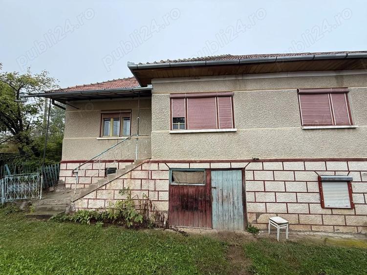 Casă cu 4 camere cu Teren 2300 Mp în Dângău Mare