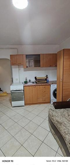 Garsonieră decomandată în Micro 19