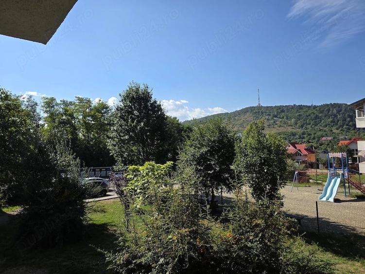 Apartament cu 3 camere decomandat în Exterior Vest
