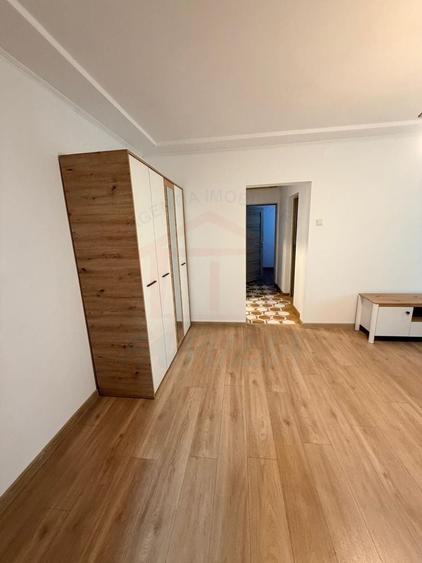Apartament cu 3 camere în Mazepa 1