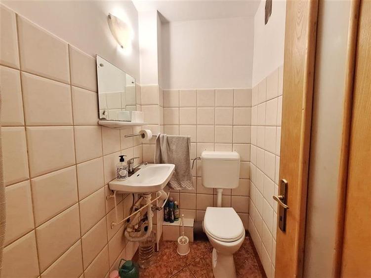 Apartament cu 3 camere decomandat, mobilat în 9 Mai