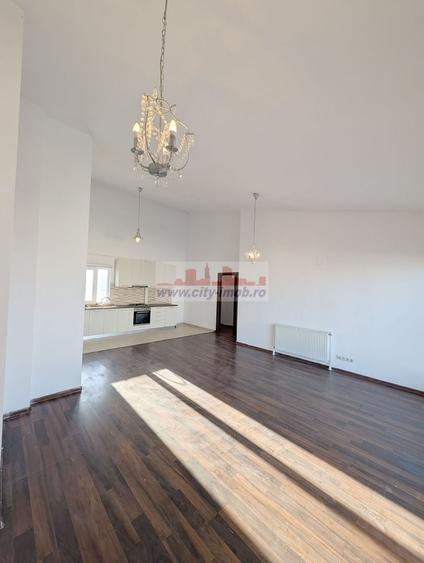 Apartament cu 2 camere semidecomandat în Băneasa