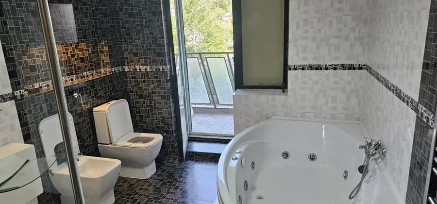 Apartament cu 3 camere decomandat în Gării