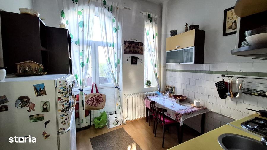 Casă cu 8 camere cu Teren 162 Mp în Ultracentral