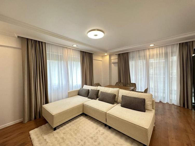 Apartament cu 3 camere decomandat, mobilat în Iancu Nicolae