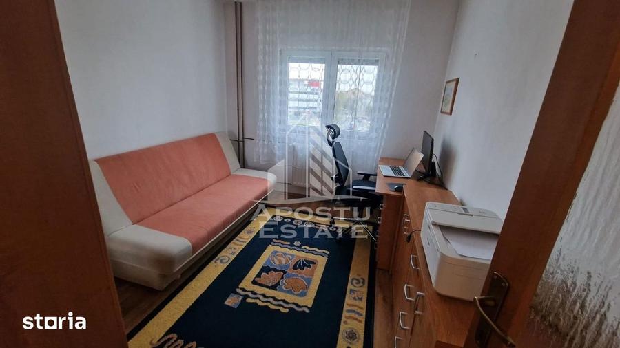 Apartament cu 3 camere decomandat, mobilat în Soarelui