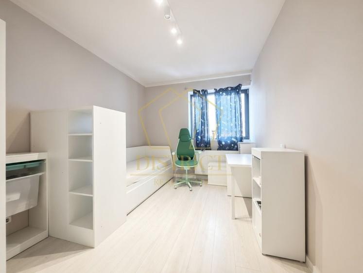 Apartament cu 4 camere decomandat în Bălcescu