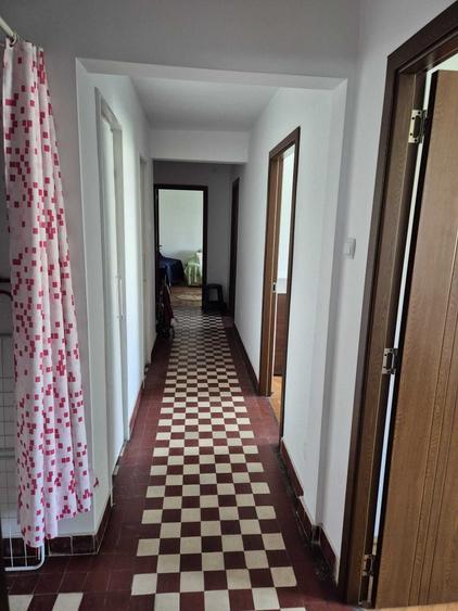 Apartament cu 3 camere decomandat în Doamna Ghica