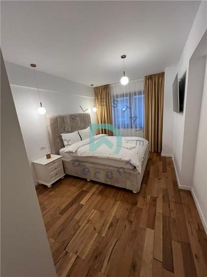 Apartament cu 3 camere semidecomandat, mobilat în Noua