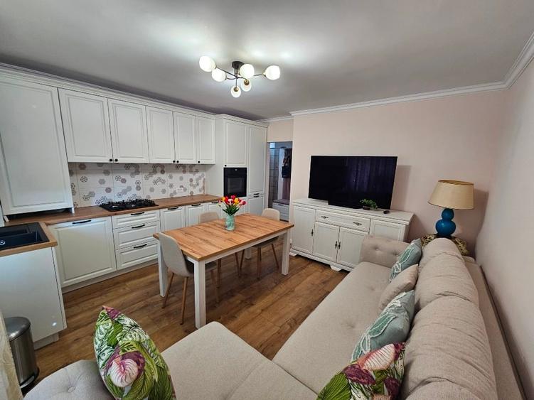Apartament cu 2 camere decomandat în Central