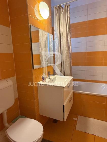 Apartament cu 4 camere decomandat, mobilat în Nufărul