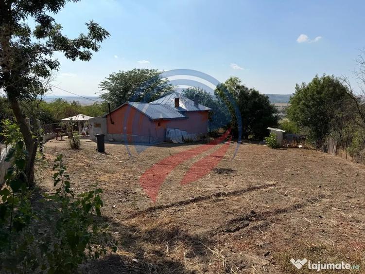 Casă cu 3 camere cu Canalizare în Izvor