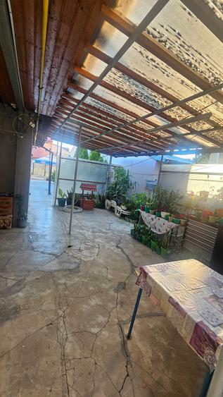 Casă cu 4 camere în Apărătorii Patriei