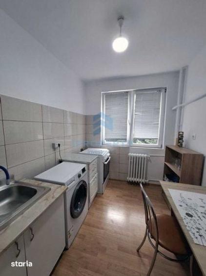 Apartament cu 2 camere decomandat în Tei