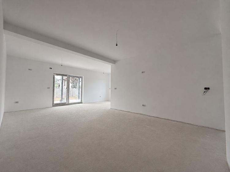 Duplex cu 4 camere cu Teren 370 Mp în Șag