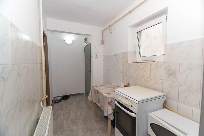 Apartament cu 2 camere decomandat în Războieni