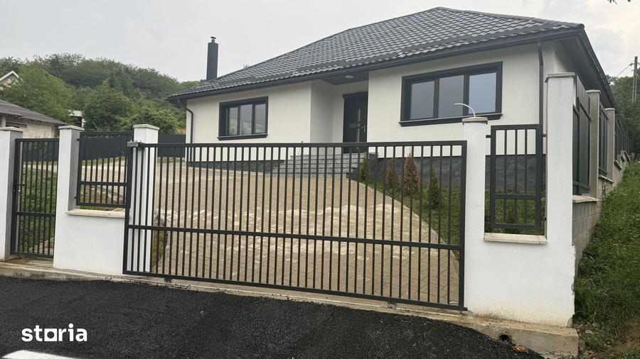 Casă cu 5 camere cu Teren 1000 Mp în Central