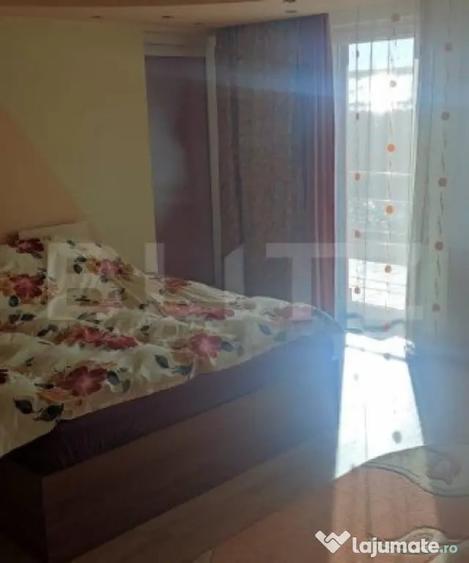 Casă cu 7 camere cu Teren 602 Mp în Nufărul