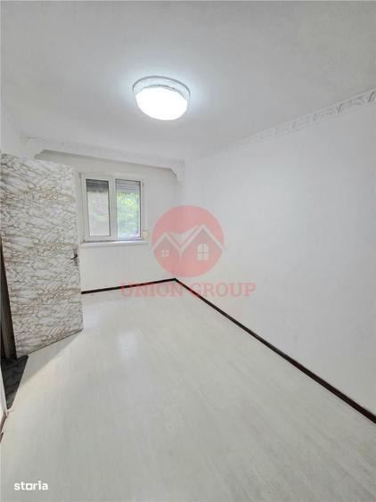 Apartament cu 3 camere semidecomandat în Central