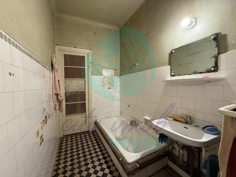 Casă individuală cu 4 camere cu Canalizare în P-ța Sfântul Ștefan