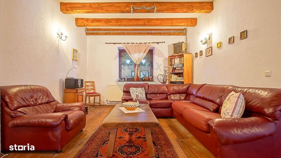 Casă cu 4 camere în Timișu de Sus