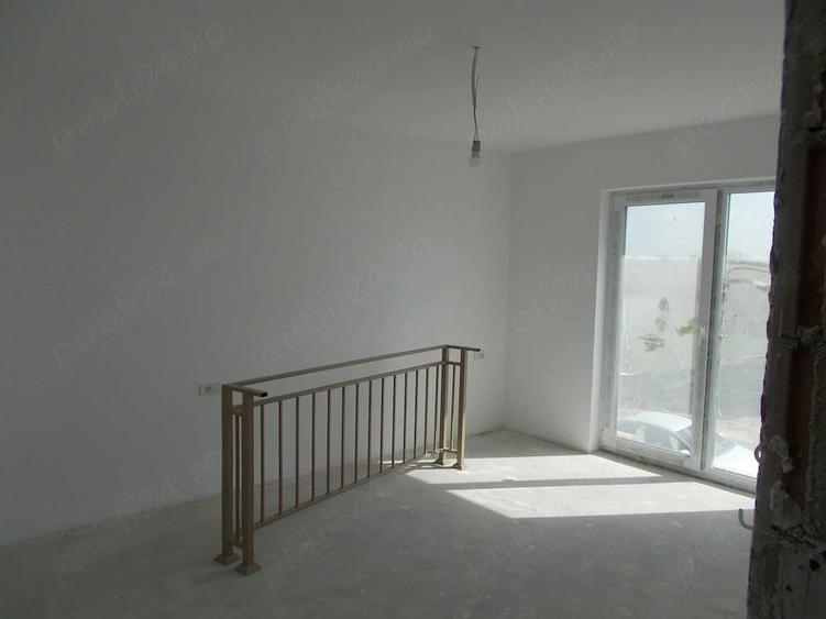 Casă cu 5 camere cu Teren 328 Mp în Favorit