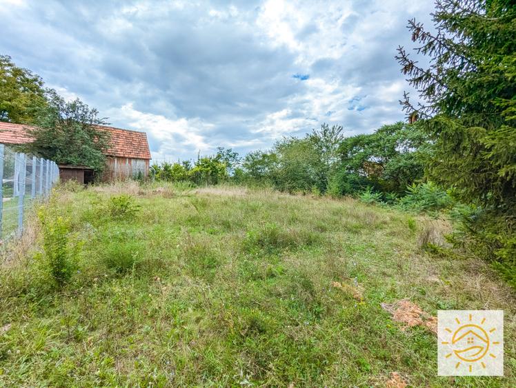 Teren agricol intravilan de 1125 mp, în Rotbav