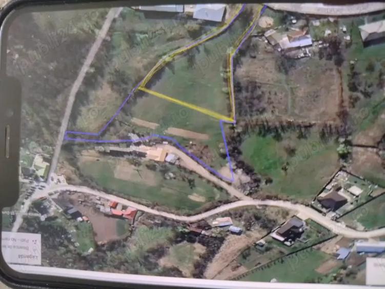 Teren de 2300 mp, în Dobreni