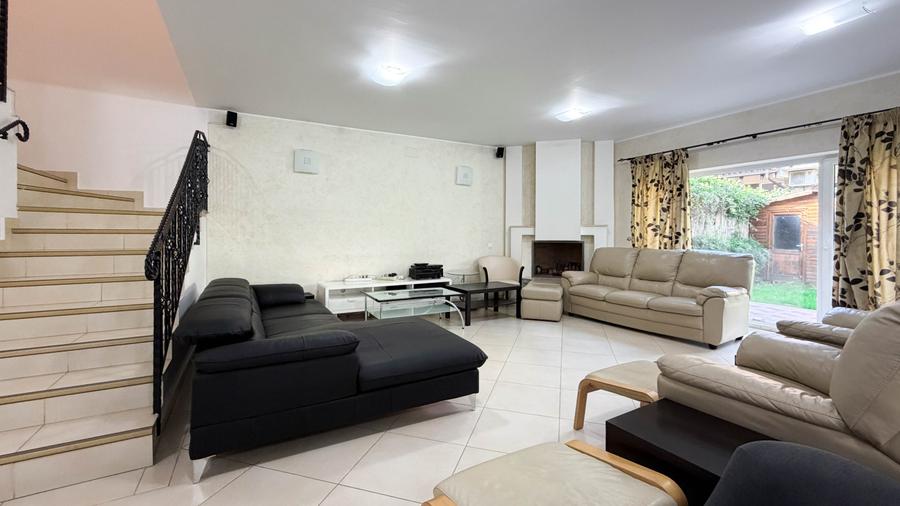 Duplex cu 5 camere cu Canalizare în Pipera