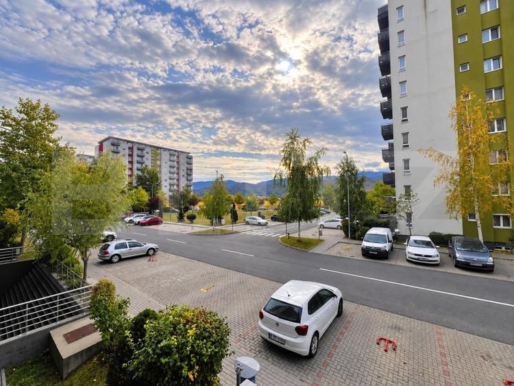 Apartament cu 3 camere decomandat, mobilat în Avantgarden