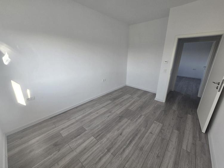 Duplex cu 4 camere cu Canalizare în Moșnița Nouă