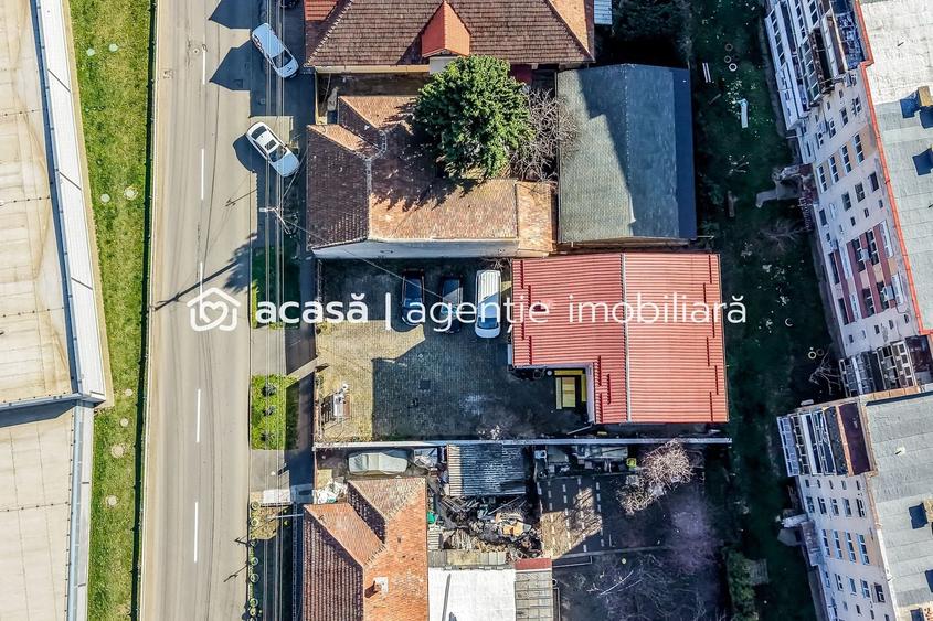 Casă individuală cu 7 camere cu Canalizare în Aurel Vlaicu